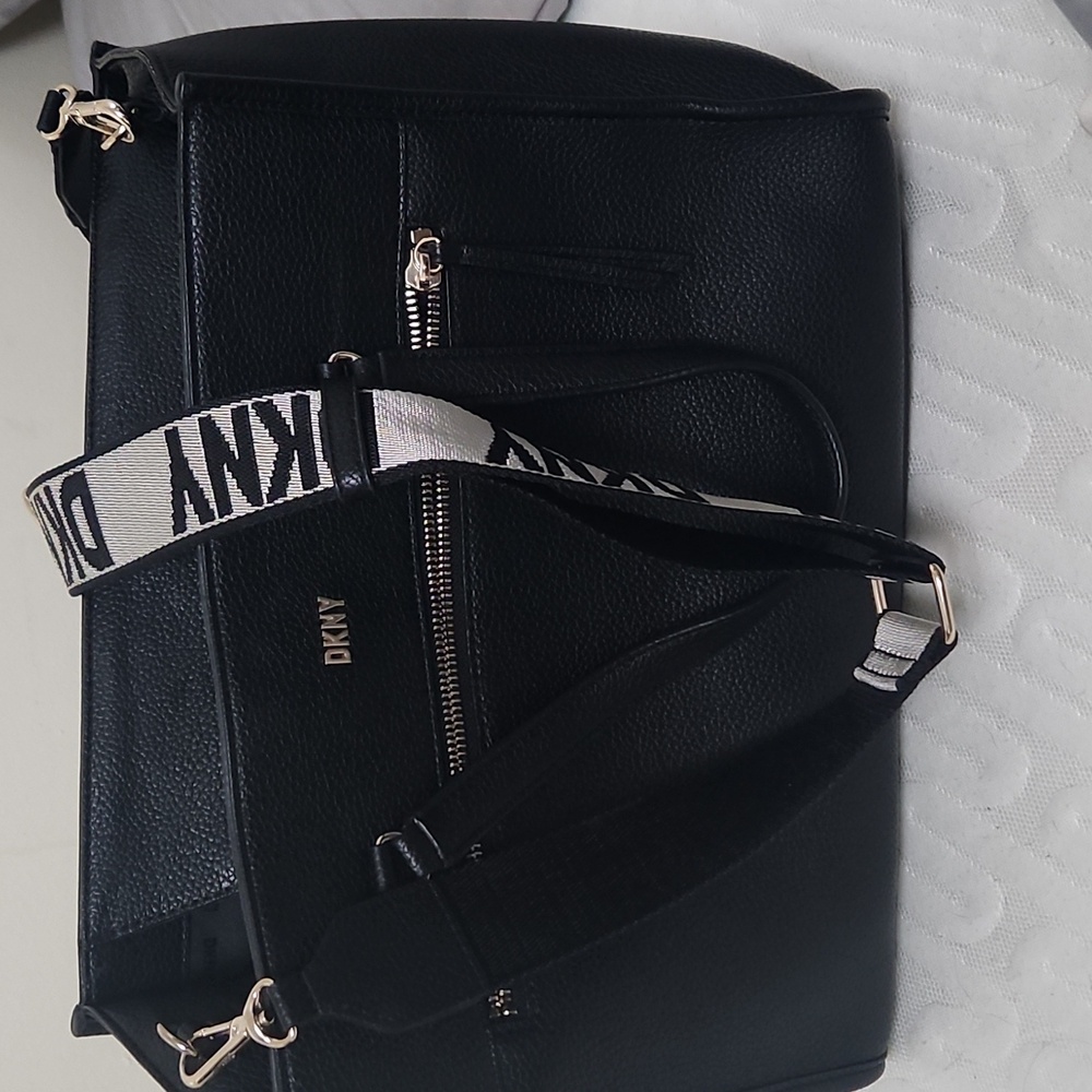 DKNY TOTE